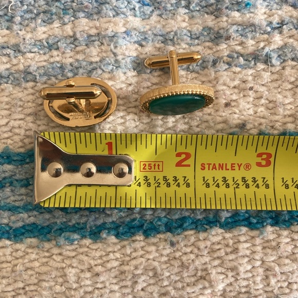 Swank gold and green stone cuff links - Picture 5 of 5